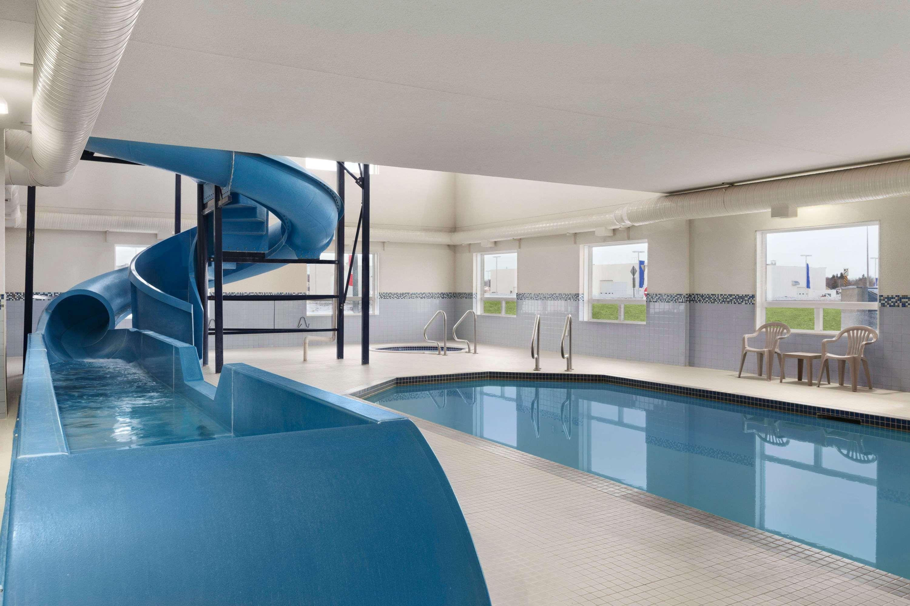 Days Inn & Suites By Wyndham Yorkton Exterior photo